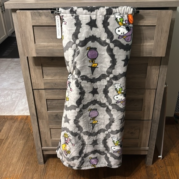 Berkshire Peanuts Halloween Throw Cowboy Snoopy Woodstock Crystal Ball NEW 2025 - Picture 7 of 13